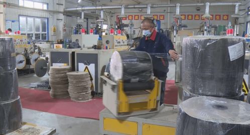 全力生產(chǎn) 為秋耕春播備足 糧草