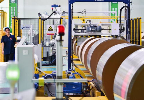 生產(chǎn)一線分秒必爭 經(jīng)濟發(fā)展動力強勁